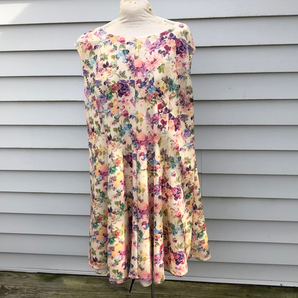 Ladies sleeveless skater dress.